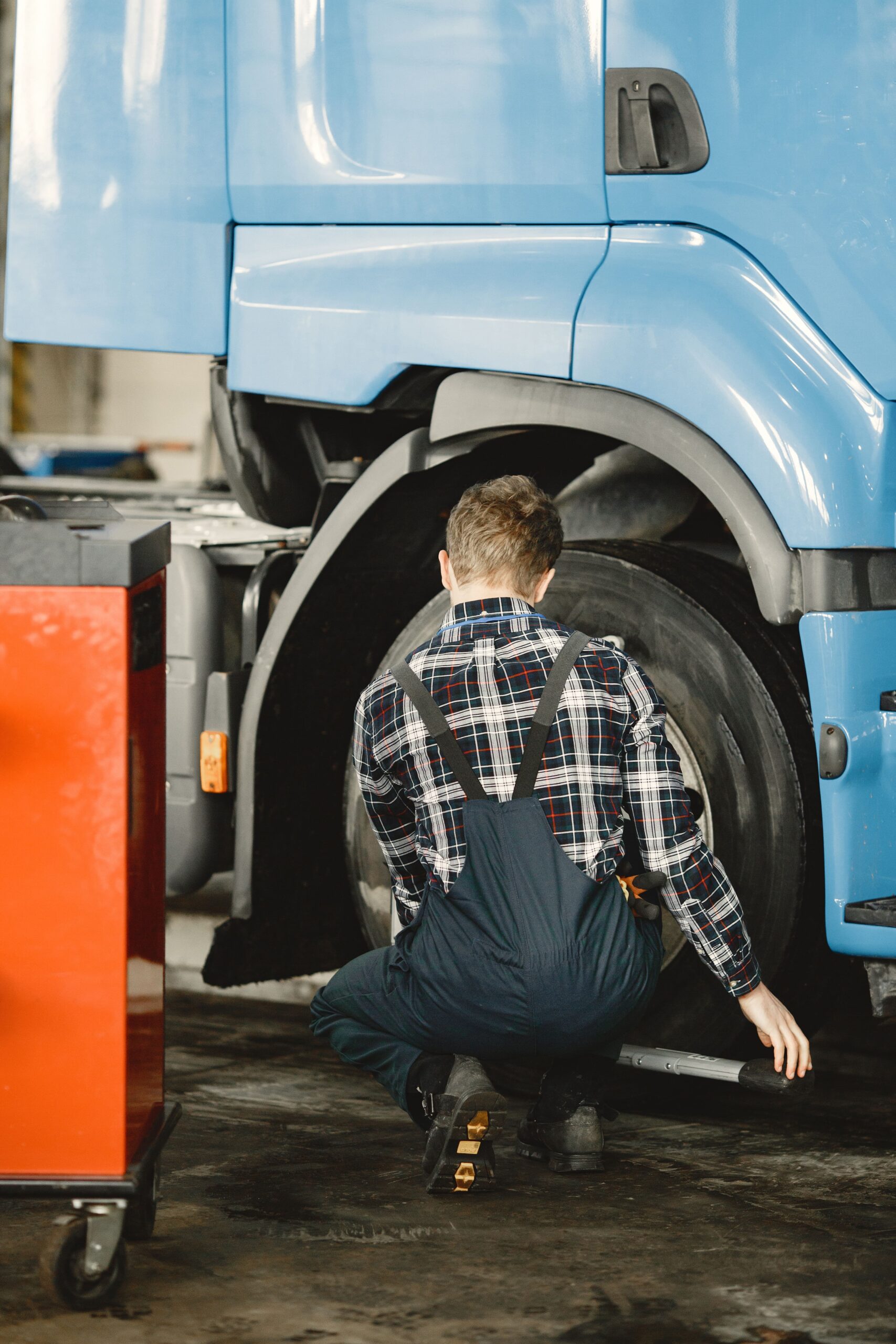 about semi truck repair